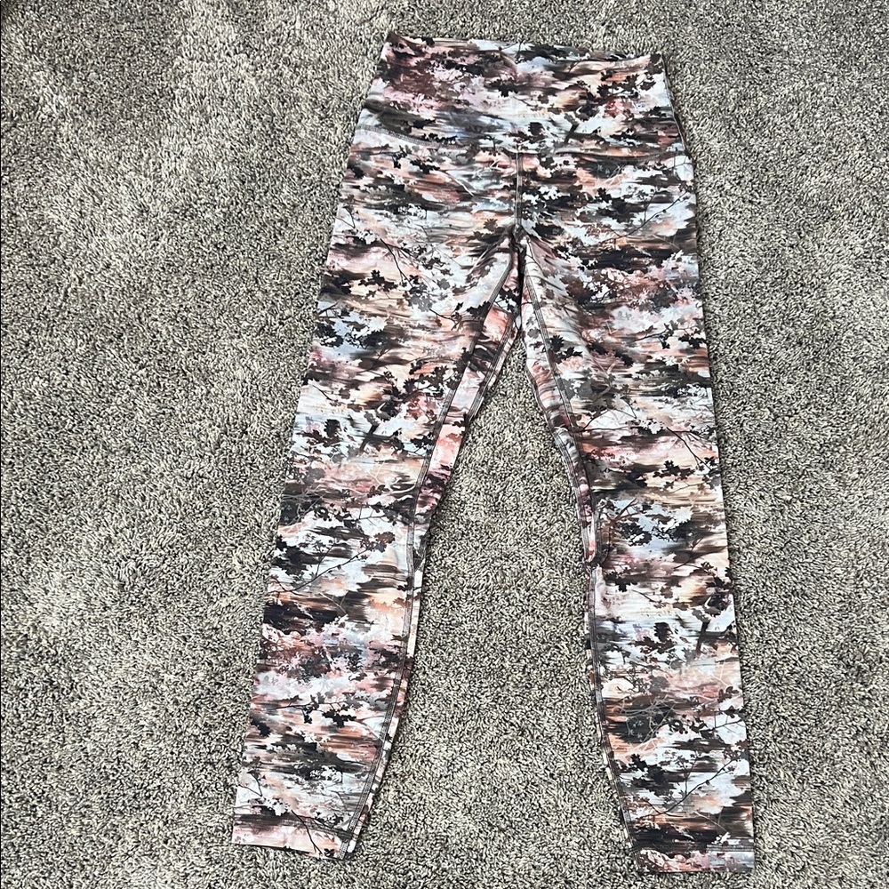 Lululemon Align Legging 23”. Like new condition.